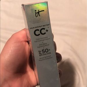 IT cosmetics foundation